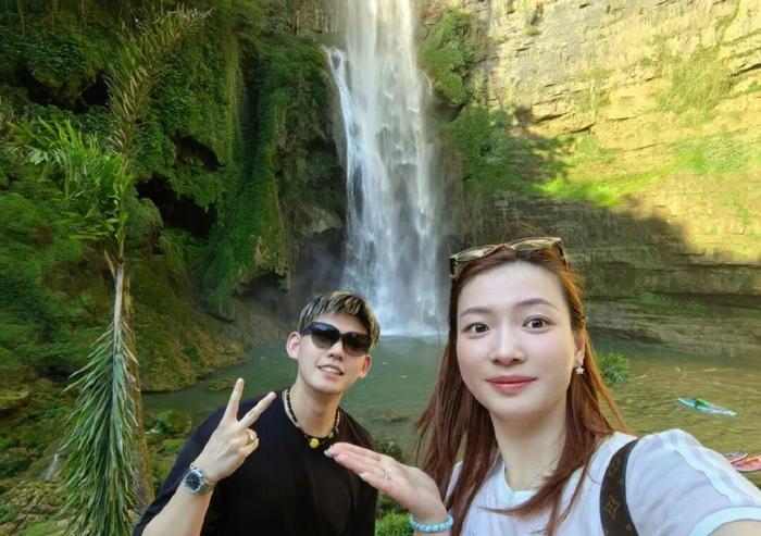 奥运名将多面人生:甜蜜新婚 从商当院长身份不设限