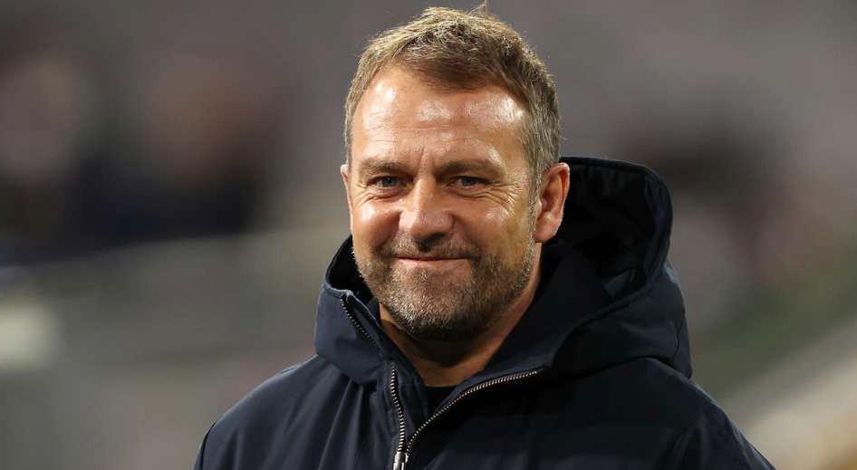 金钱诱惑?莱万拒绝沙特豪门1亿欧元年薪,留守巴萨圆梦欧冠