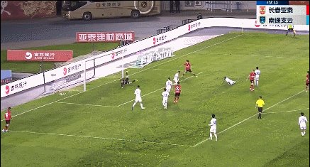 华体会hth体育-【中超】塞尔吉尼奥传射 亚泰3比2战胜十人南通