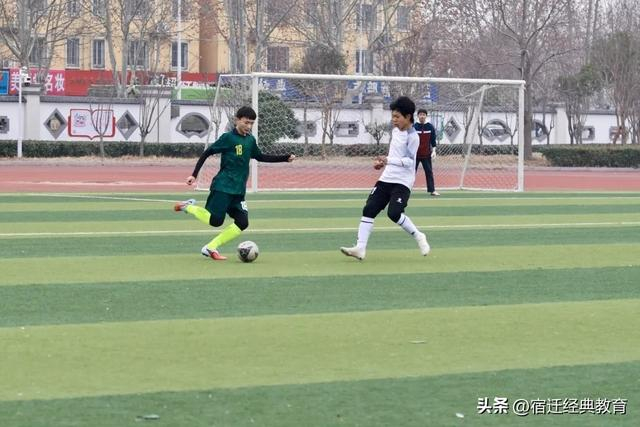 华体会官网下载-绿茵为媒,友谊搭桥——记钟吾初中校际足球交流赛|校园足球|队员|足球小将|三棵树|经开区_新浪体育_新浪新闻