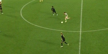 1662498027585033243.gif 华体会app官网入口-【欧冠】本泽马伤退 小熊+魔笛破门 皇马客场3比0胜